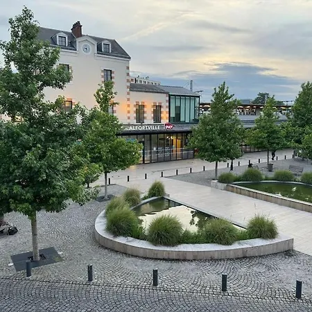 Position Strategique * Maisons-Alfort